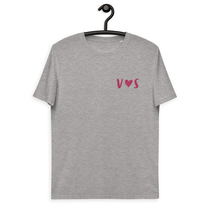 T-shirt maglietta HEART personalizzata con iniziale e cuore ricamato | Unisex | Simpatica idea regalo | regalo di matrimonio - T-shirt Boutique